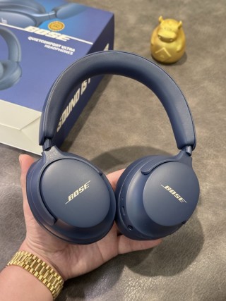 Bose QuietComfort Ultra Headphones - Midnight Blue view 4