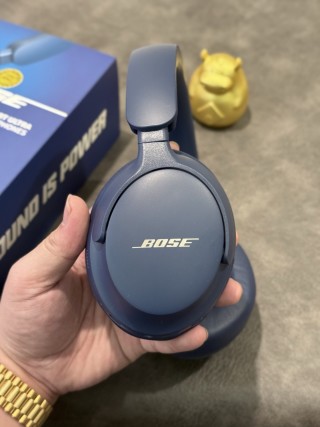 Bose QuietComfort Ultra Headphones - Midnight Blue view 6