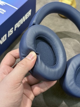 Bose QuietComfort Ultra Headphones - Midnight Blue view 8