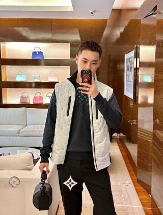 Louis Vuitton Monogram Knit Sweater Grey view 5