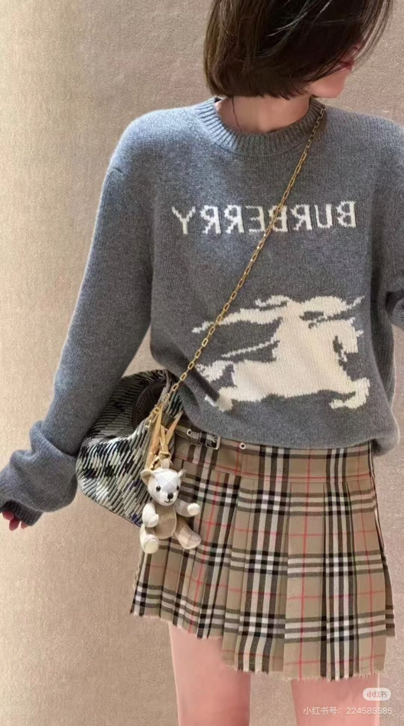 Burberry Grey Graphic Horse Crewneck Sweater