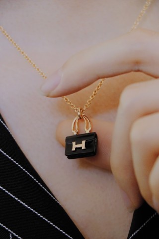 Hermès H Pendant Square Black Enamel Rose Gold Necklace view 3