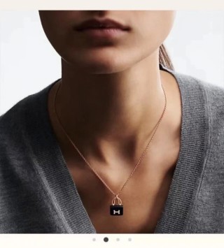 Hermès H Pendant Square Black Enamel Rose Gold Necklace view 4