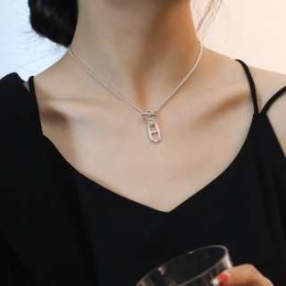 Silver-Tone Oval Link Pendant Necklace view 4