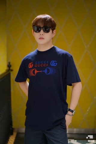 Gucci Graphic Logo T-Shirt Navy Blue view 2