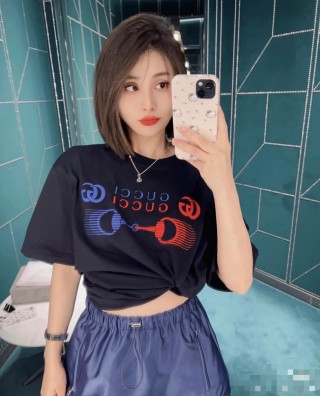 Gucci Graphic Logo T-Shirt Navy Blue view 4