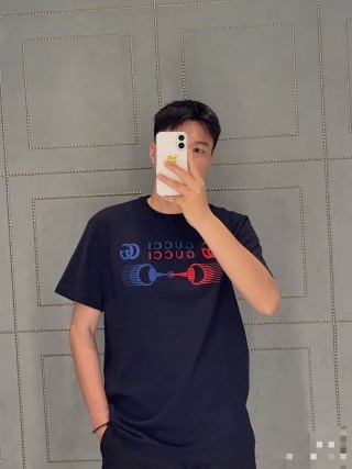 Gucci Graphic Logo T-Shirt Navy Blue view 5