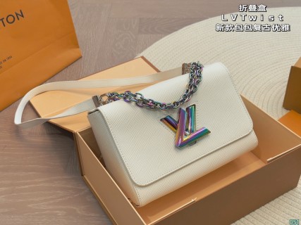 Louis Vuitton Twist Black Epi Leather Shoulder Bag view 2