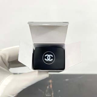 Chanel Ultra Le Teint Flawless Finish Foundation B10 30ml view 5