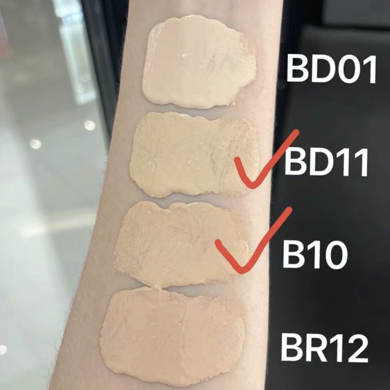 Chanel Ultra Le Teint Flawless Finish Foundation B10 30ml view