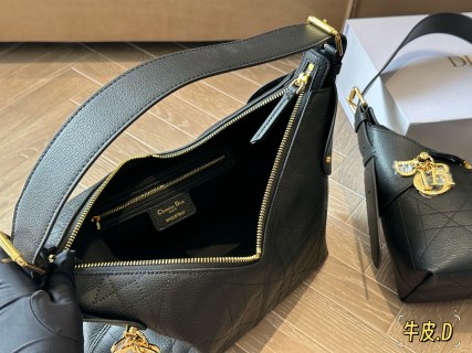 Dior Voyage Black Leather Shoulder Bag with Gold Hardware view 8