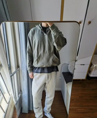 Essentials Fear of God Relaxed Fit Joggers Sage Grey view 5