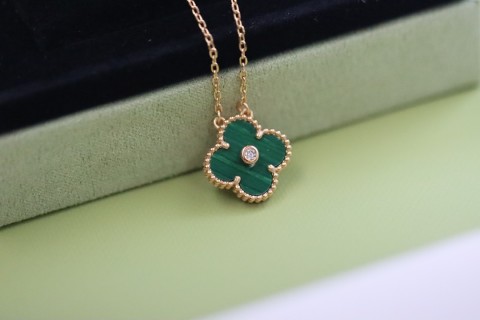 Van Cleef & Arpels Four-Leaf Clover Malachite Rose Gold Necklace view 4