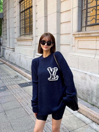 Louis Vuitton LV Logo Navy Knit Sweater view 4