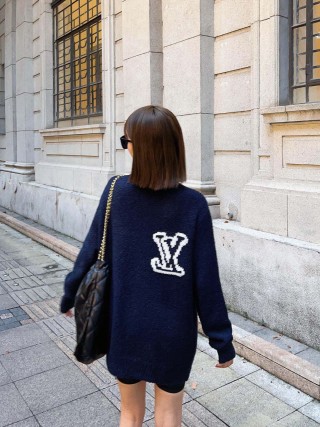 Louis Vuitton LV Logo Navy Knit Sweater view 7