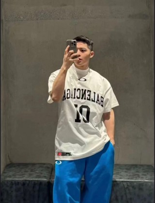 Balenciaga 01 Logo White T-Shirt view 6