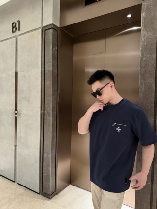 Fendi Navy Pocket T-Shirt with Zipper Detail view 7
