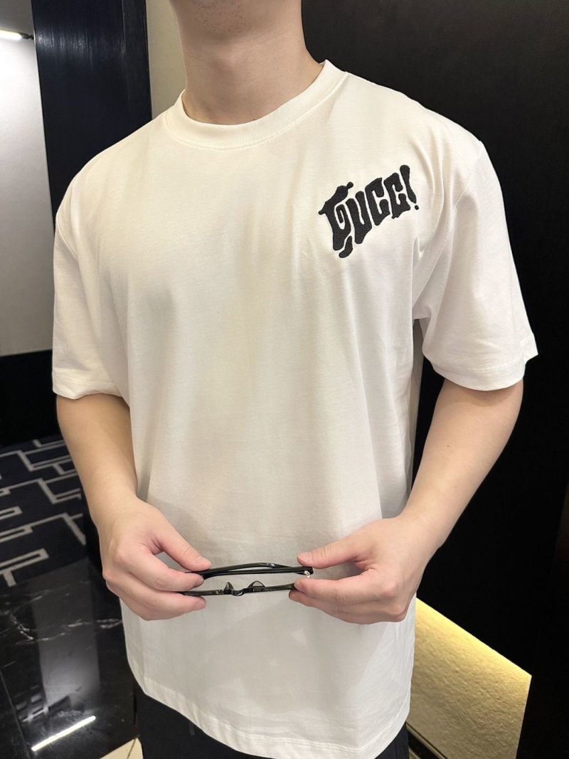 Gucci Logo Print T-Shirt Cream