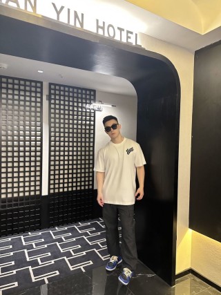 Gucci Logo Print T-Shirt Cream view 2