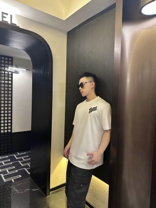 Gucci Logo Print T-Shirt Cream view 4