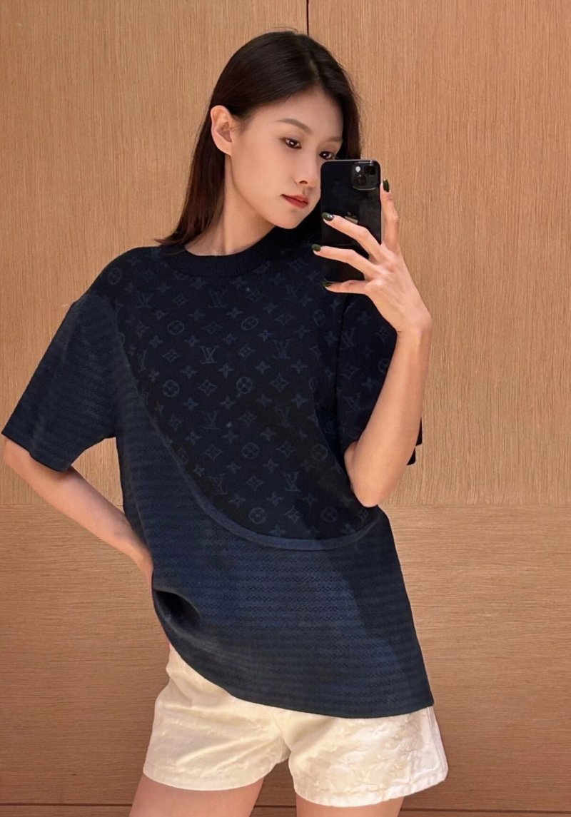 Louis Vuitton Monogram Black Short Sleeve T-Shirt view
