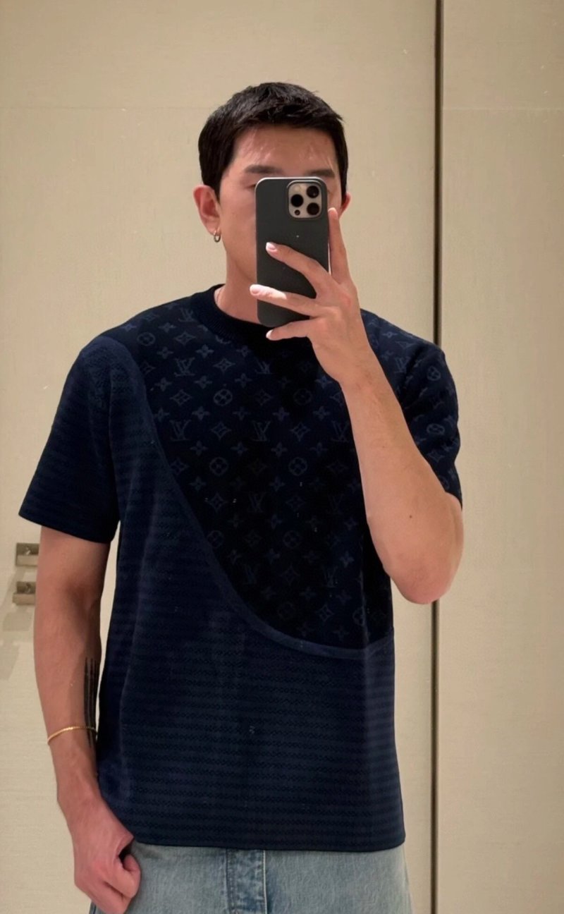 Louis Vuitton Monogram Black Short Sleeve T-Shirt view