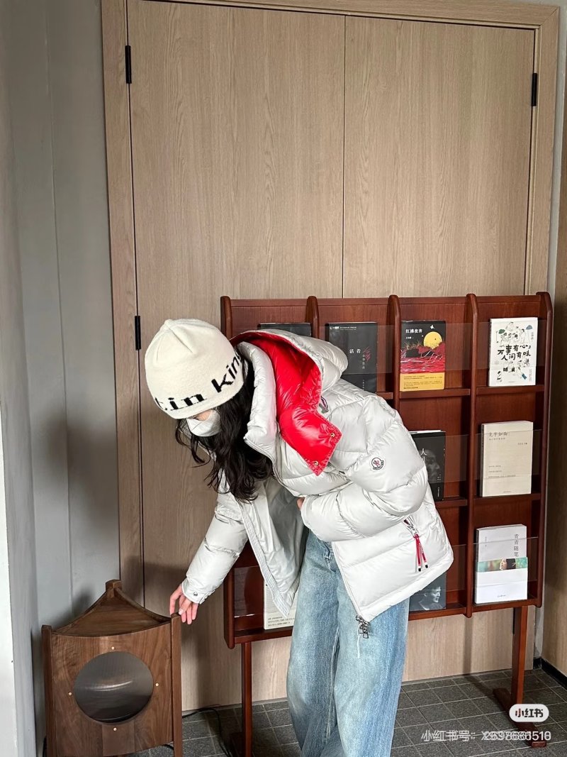 Moncler Colorblock Puffer Down Jacket Red White view