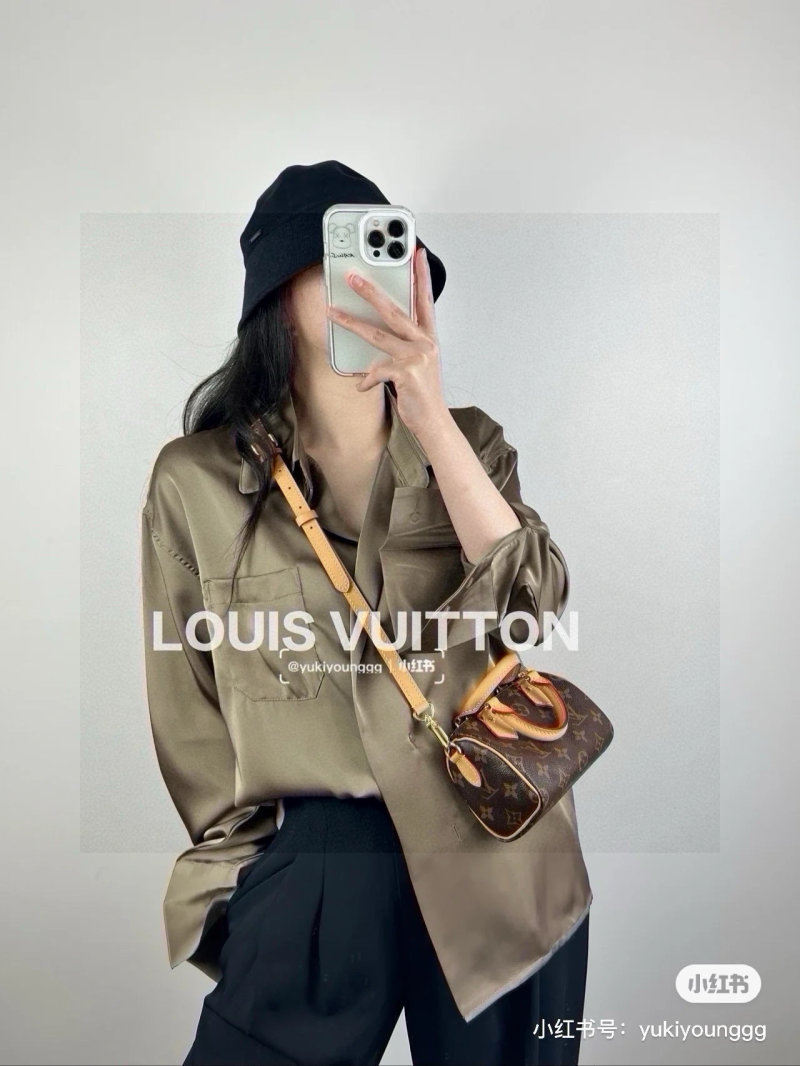 Louis Vuitton Monogram Speedy Handbag with Shoulder Strap view