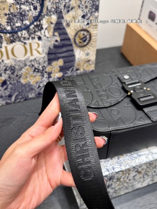 Dior Saddle Messenger Bag Black view 3