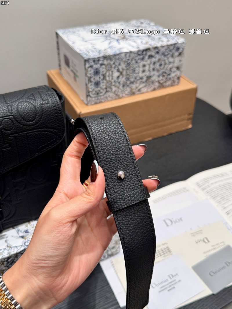 Dior Saddle Messenger Bag Black view