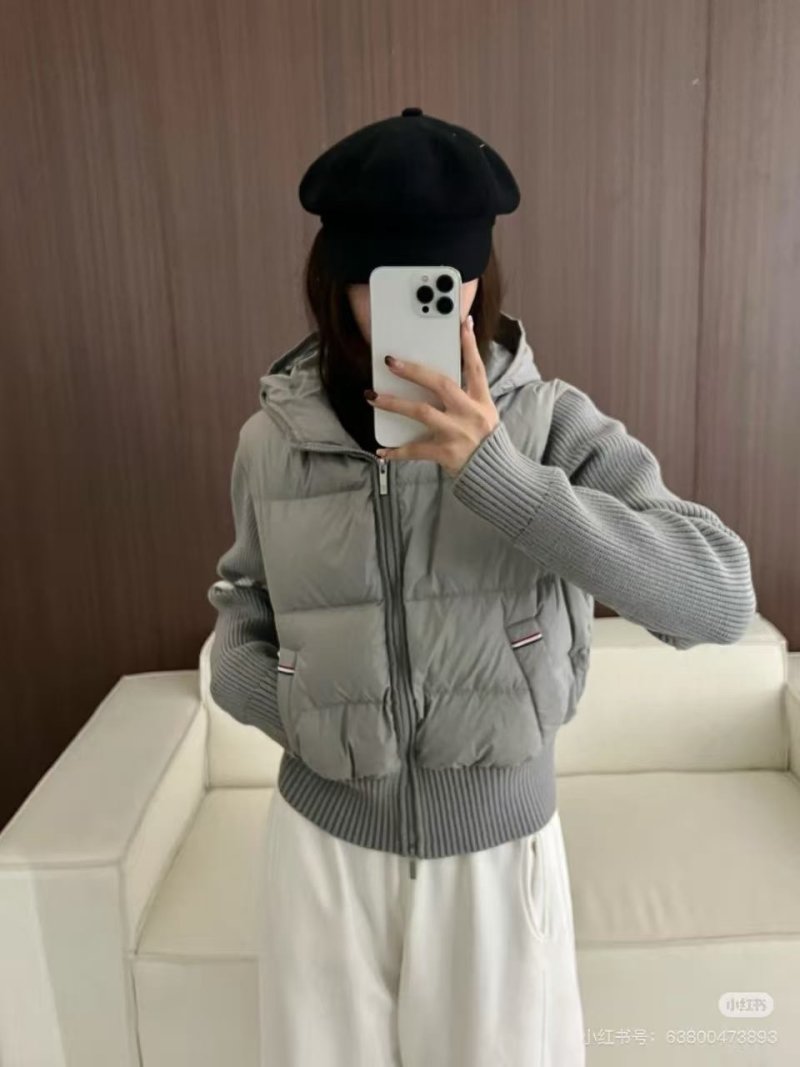 Grey Puffer Down Jacket with Ribbed Sleeves