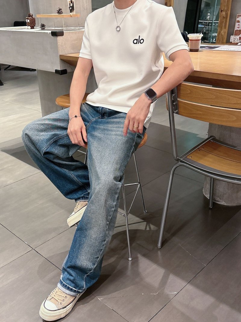 Alo Yoga Logo T-Shirt White view