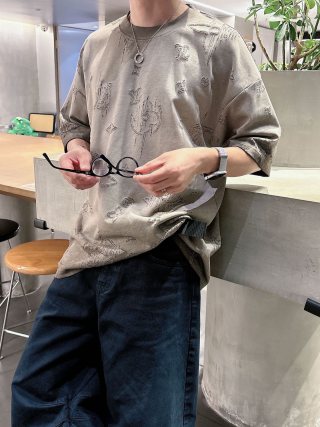 Louis Vuitton Monogram Distressed Grey T-Shirt view 7