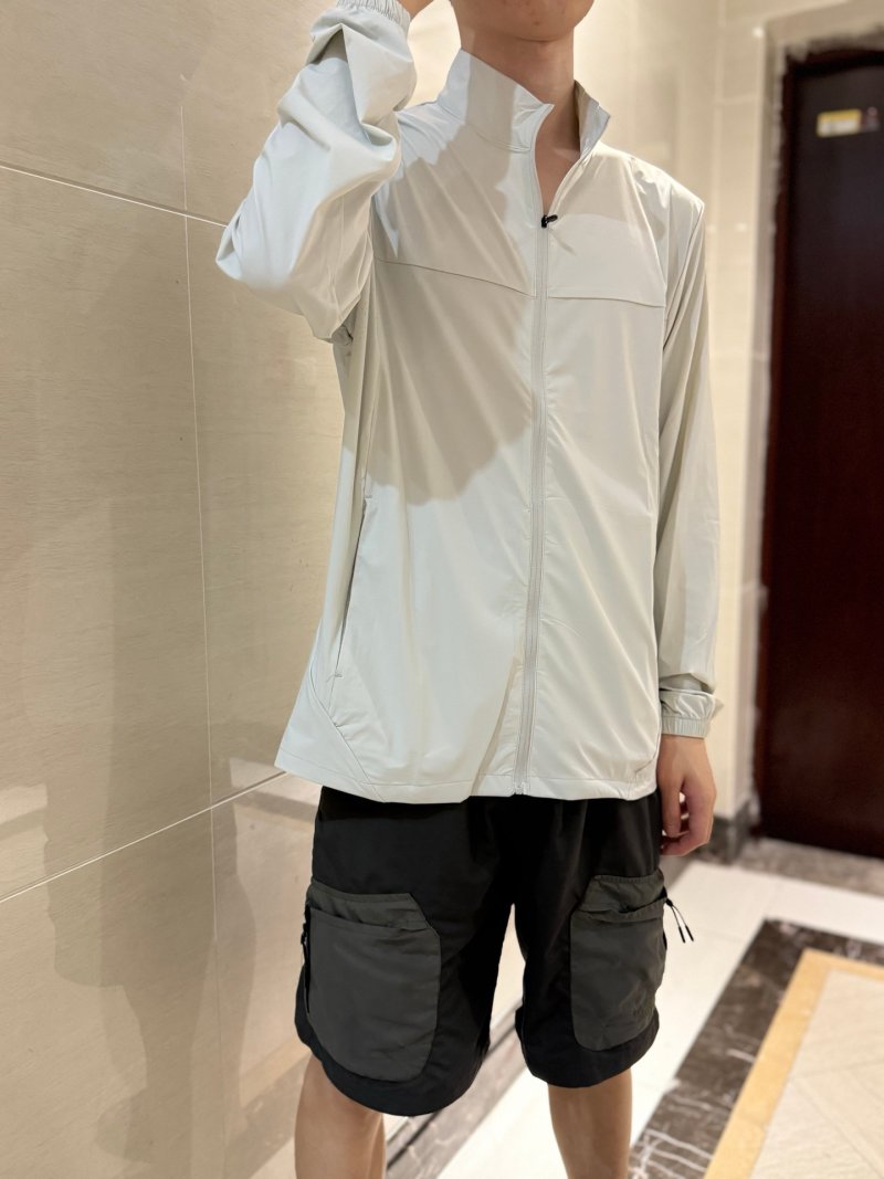 White Lightweight Zip Sunscreen Jacket