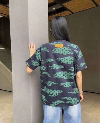 Mint Crocodile Print Short Sleeve T-Shirt Black view 5