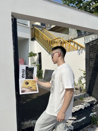 Louis Vuitton Monogram Print White T-Shirt view 2