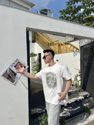 Louis Vuitton Monogram Print White T-Shirt view 3