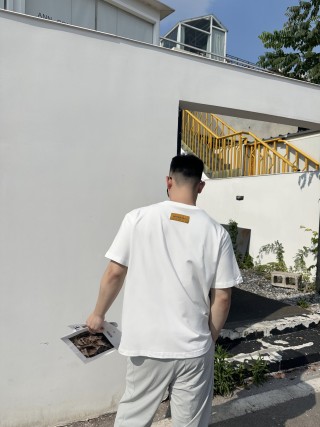 Louis Vuitton Monogram Print White T-Shirt view 7