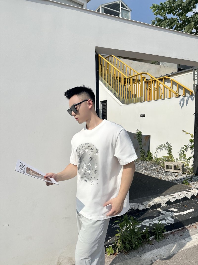 Louis Vuitton Monogram Ink-Wash Print T-Shirt White view