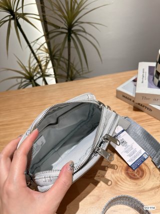 MLB Leather Camera Bag - Beige view 9