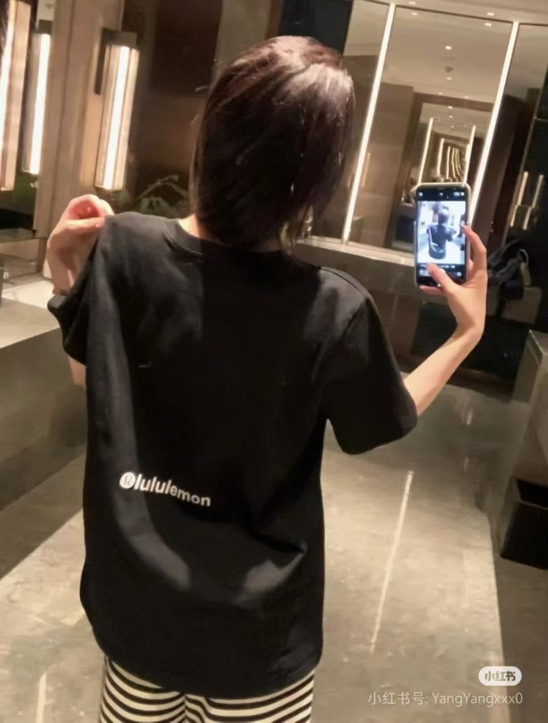 Lululemon Black Logo Short-Sleeve T-Shirt view