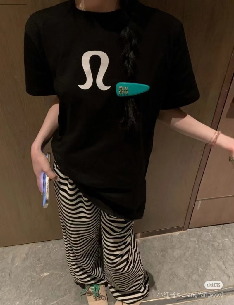Lululemon Black Logo Short-Sleeve T-Shirt view