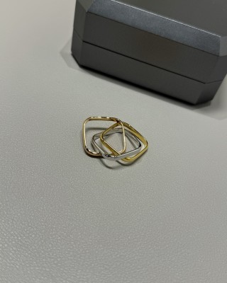 Trinity Pillow-Cushion Three-Band Gold Ring view 2