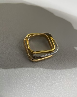 Trinity Pillow-Cushion Three-Band Gold Ring view 4