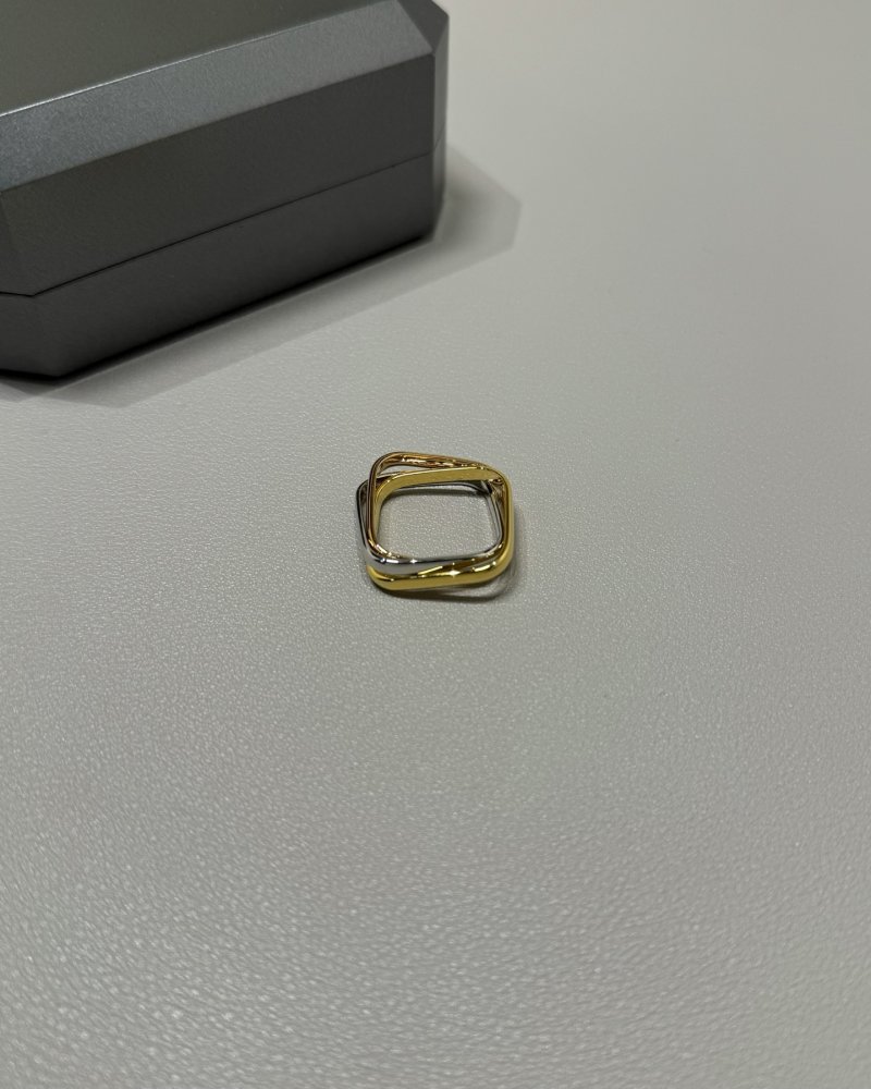 Trinity Pillow-Cushion Three-Band Gold Ring view