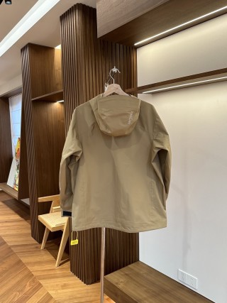 Stone Island GORE-TEX Tactical Jacket Taupe Brown view 2