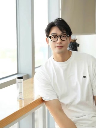 Chanel CC Logo White Short Sleeve T-Shirt