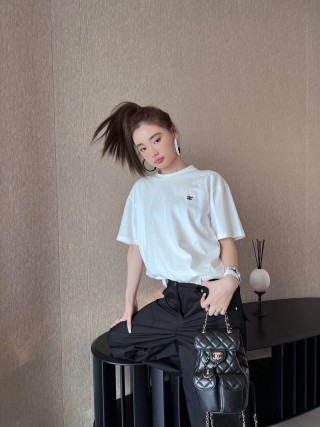 Chanel CC Logo White Short Sleeve T-Shirt view 5