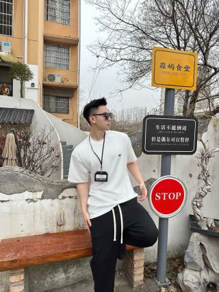 Chanel CC Logo White Short Sleeve T-Shirt view 6