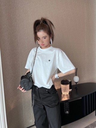 Chanel CC Logo White Short Sleeve T-Shirt view 8